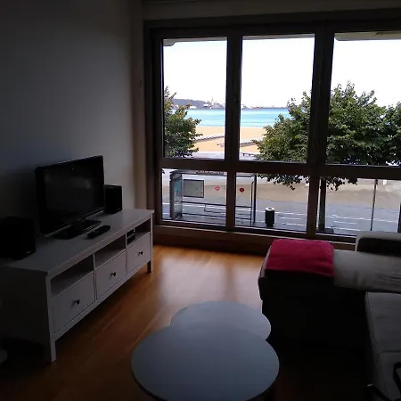 アパート Apto. Vista Playa Poniente ヒホン