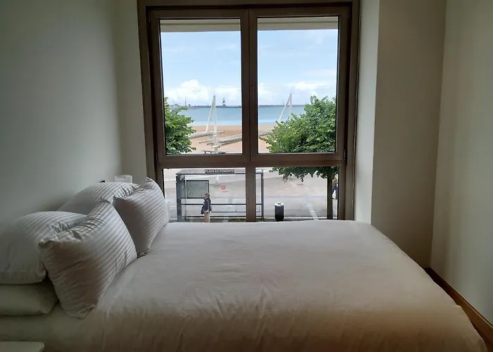 Apto. Vista Playa Poniente * Хихон